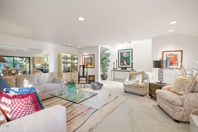 612 Via Arroyo, Ventura CA: https://media.crmls.org/mediaz/862a9a22-e487-462d-8cac-d7eb3437362b.jpg