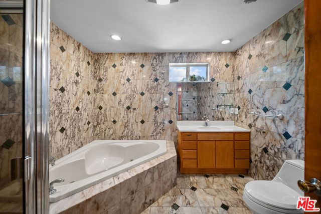 8058 Fulton Avenue photo 21