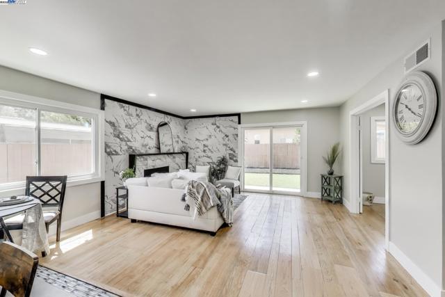2316 DOLORES, Pinole CA: https://media.crmls.org/mediaz/862b2e82-accf-48da-8c25-660e597e68c6.jpg