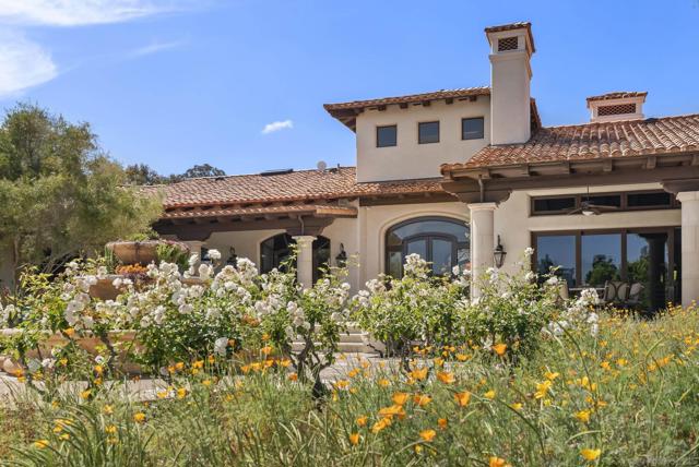 17535 Los Morros, Rancho Santa Fe CA: https://media.crmls.org/mediaz/862b9a66-bc4c-4a27-868a-5169e63c7762.jpg
