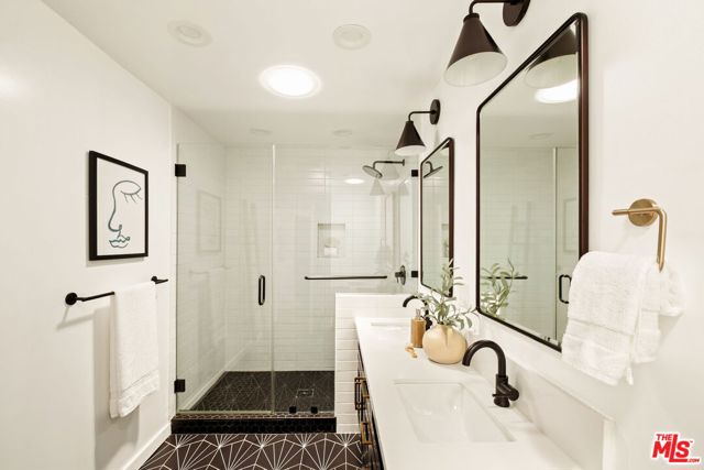 4313 W 59th Street, Los Angeles CA: https://media.crmls.org/mediaz/862cd207-ee11-401c-b097-f4789b126dc9.jpg