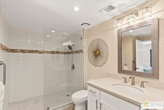 34 Camino Arroyo Place, Palm Desert CA: https://media.crmls.org/mediaz/862cee9c-c1f7-4118-a7e4-e063fa725372.jpg