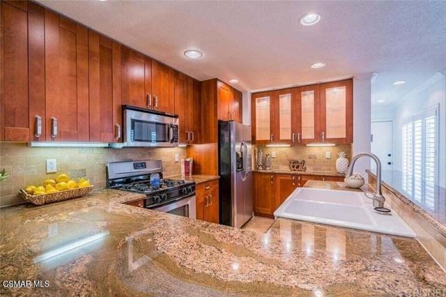 404 Via Colinas, Westlake Village CA: https://media.crmls.org/mediaz/862d304a-f79a-4bd6-8da3-5bf07e681ec9.jpg