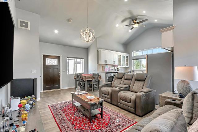Image 18 of 34 For 4820 Fork Ct