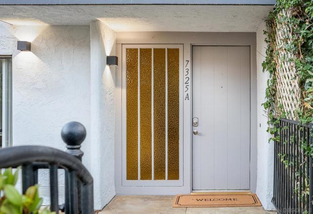 7325 Alicante Rd, Carlsbad CA: https://media.crmls.org/mediaz/862d8f3e-0554-437f-bba1-b96a5115b5f4.jpg