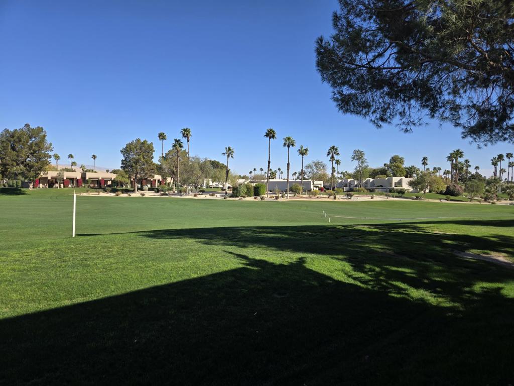 https://media.crmls.org/mediaz/862e6eef-5f98-4f21-8fa7-71fa2ab6f7cc.jpg?preset=X-Large