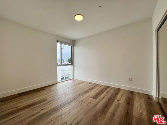 5801 Camerford Avenue, Los Angeles CA: https://media.crmls.org/mediaz/862e8bd3-a838-460a-9ae1-571da96d8a8b.jpg
