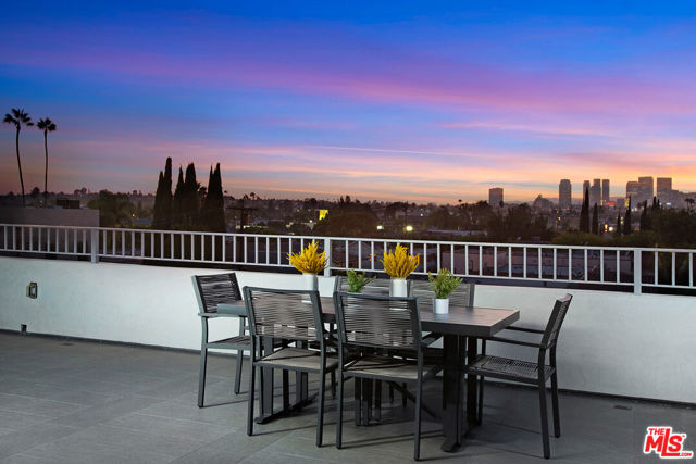 6066 Saturn Street, Los Angeles CA: https://media.crmls.org/mediaz/862ee42e-2659-48aa-87c1-2af03b8e53e7.jpg