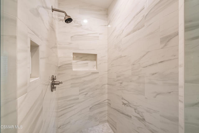 48 Golden Glen Drive, Simi Valley CA: https://media.crmls.org/mediaz/862f2996-16c4-471e-a561-3103e5034890.jpg