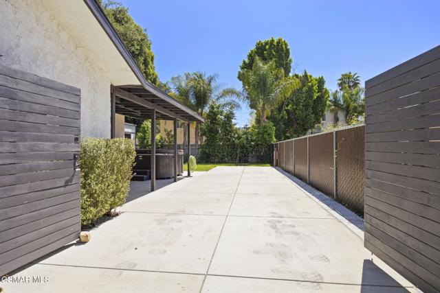 240 N Padre Juan Avenue, Ojai CA: https://media.crmls.org/mediaz/862f5e44-352f-44fa-a4c8-bd8fbe32e0f6.jpg
