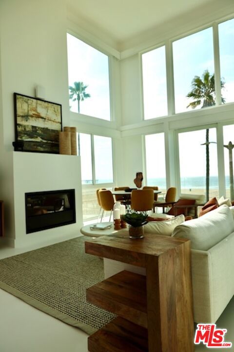 2419 Ocean Front Walk, Venice CA: https://media.crmls.org/mediaz/862f6c40-b89e-4b39-a4b0-766b91382606.jpg