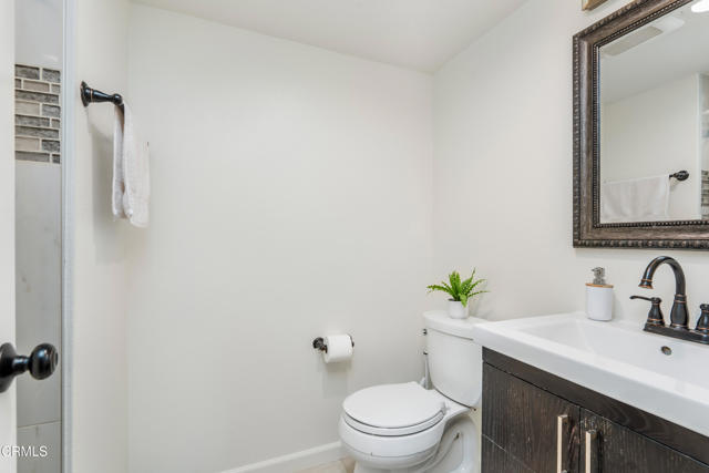 1850 Midvale Avenue, Los Angeles CA: https://media.crmls.org/mediaz/862f857a-ea51-48d3-b1d3-515b54bc8dc6.jpg