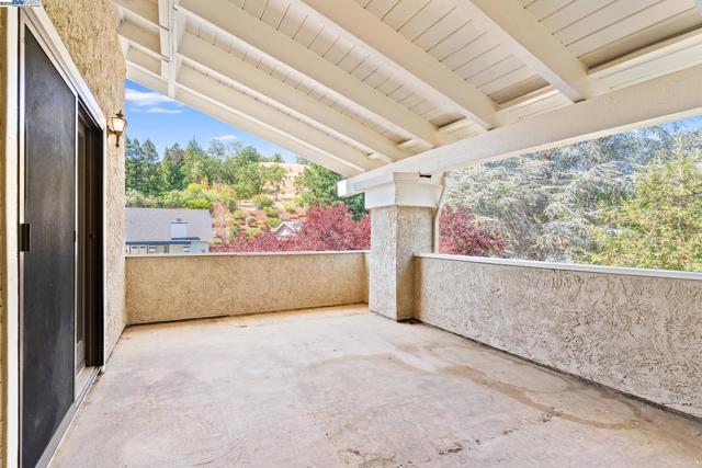 1890 Morello Ave, Pleasant Hill CA: https://media.crmls.org/mediaz/862fbf18-e011-4e5e-a335-e08fdfae3431.jpg