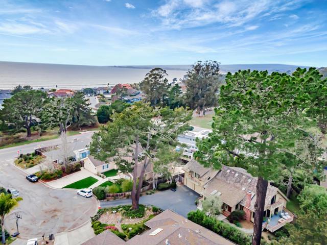 135 Seabreeze Place, Aptos CA: https://media.crmls.org/mediaz/862ffdec-554b-4c76-852f-9e4c1e6f4002.jpg