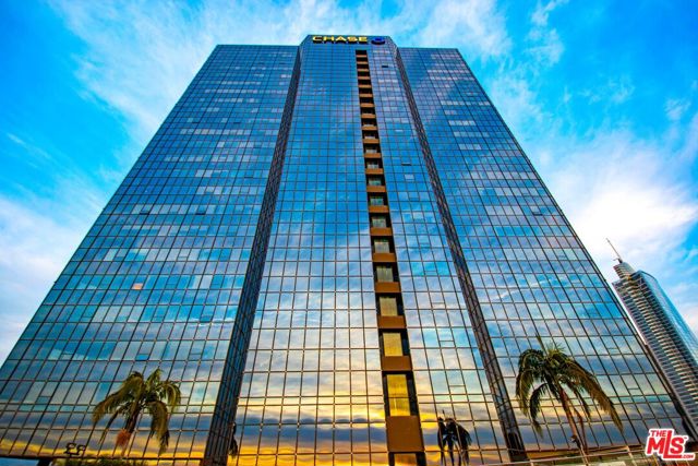 1100 Wilshire Boulevard, Los Angeles CA: https://media.crmls.org/mediaz/86302145-f471-410f-97cf-938db460c974.jpg