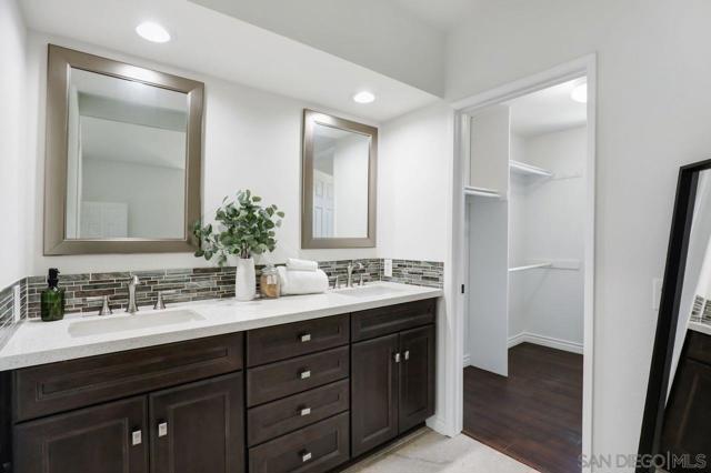 12709 Treeridge Ter, Poway CA: https://media.crmls.org/mediaz/86302648-cf2c-456a-a605-06a2308bb654.jpg