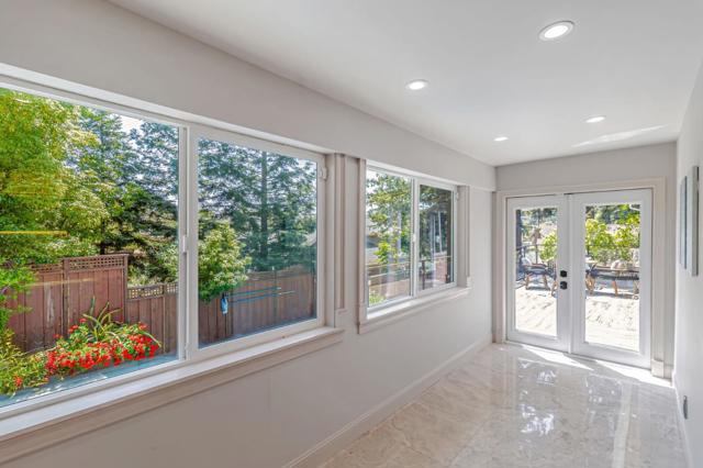 3119 Oak Knoll Drive, Redwood City CA: https://media.crmls.org/mediaz/8631dd5b-83af-450e-850b-9beabfb34872.jpg