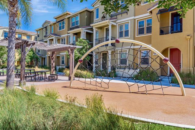 660 Tyrella Avenue, Mountain View CA: https://media.crmls.org/mediaz/8631e577-f477-446c-a8f0-81e2d3119754.jpg