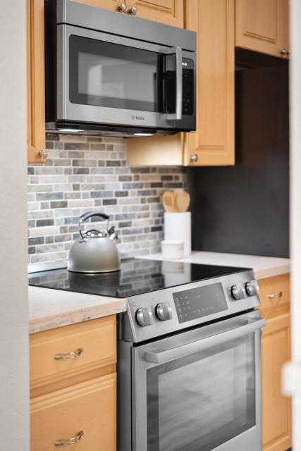 4671 Albany Circle, San Jose CA: https://media.crmls.org/mediaz/8632e940-6fa7-408c-9887-bd883f52a910.jpg
