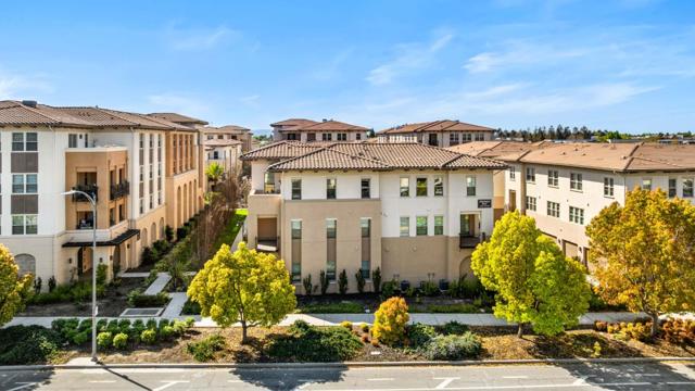1071 Dewberry Place, San Jose CA: https://media.crmls.org/mediaz/86341052-103d-44f9-9ebe-8bac7e71be54.jpg