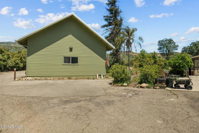 5682 Pine Grove Road, Santa Paula CA: https://media.crmls.org/mediaz/86344290-73be-4930-aa30-8d04838c7ac2.jpg