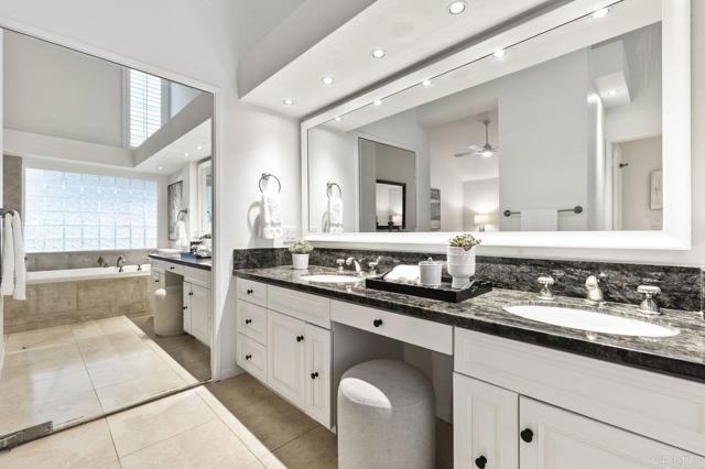 1219 Countrywood Lane, Vista CA: https://media.crmls.org/mediaz/86348502-94af-4686-8d97-6e294a7060d2.jpg