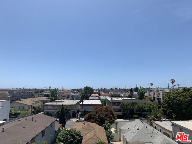 1721 GRANVILLE Avenue, Los Angeles CA: https://media.crmls.org/mediaz/863497ad-f362-4cb7-81aa-e4772aa587a5.jpg