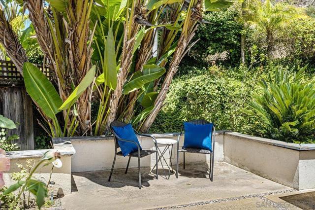 6340 Caminito Del Pastel, San Diego CA: https://media.crmls.org/mediaz/8634dc13-20d4-48d2-8aa6-b96f9c5611ae.jpg