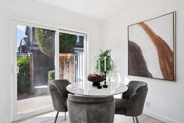 1625 Kentfield Avenue, Redwood City CA: https://media.crmls.org/mediaz/863548c2-ff33-4cd0-a007-77988addf72b.jpg