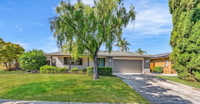 5665 Comanche Drive Drive, San Jose CA: https://media.crmls.org/mediaz/8635898f-915a-4bba-98c8-8ca5f653fe72.jpg
