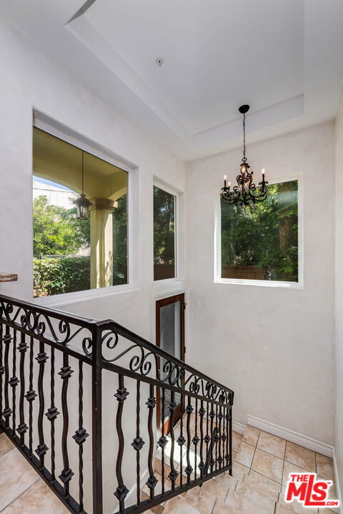 4125 W Hood Avenue, Burbank CA: https://media.crmls.org/mediaz/863623a2-1181-4ef4-9ce4-9a7810de4577.jpg