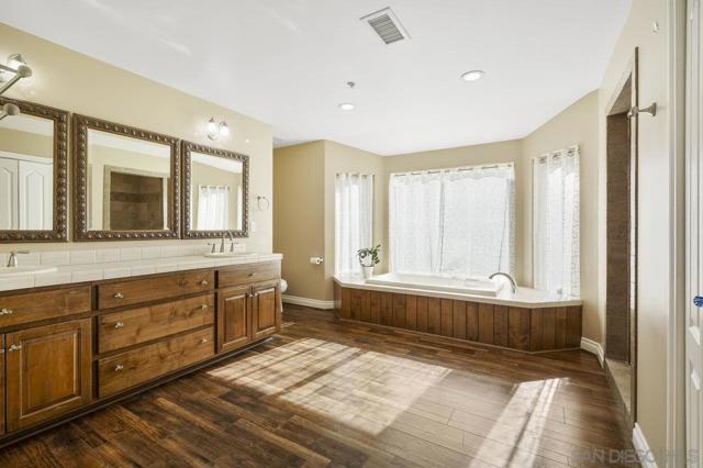 16690 Iron Springs Rd, Julian CA: https://media.crmls.org/mediaz/863691da-b58d-4f4a-a4eb-1870e7ead4ae.jpg