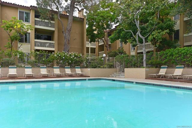 1885 Diamond St, San Diego CA: https://media.crmls.org/mediaz/8637f229-0b07-4f26-92ad-49f73fc04f68.jpg