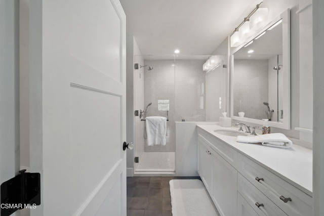 1464 Hidden Valley Road, Thousand Oaks CA: https://media.crmls.org/mediaz/863808cf-58a8-4db8-b7b1-095d41d38ada.jpg