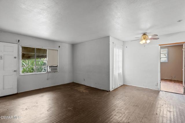 17917 Burbank Boulevard, Encino CA: https://media.crmls.org/mediaz/86387d76-1c19-4c5c-8738-4165a7ae377e.jpg