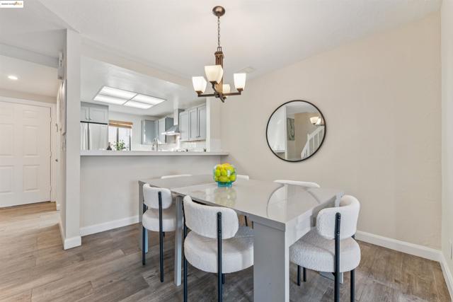 3732 Northridge Dr, Richmond CA: https://media.crmls.org/mediaz/8639dfa4-ec64-463d-8cb3-bce478cc3299.jpg