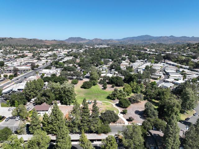 2474 Pleasant Way, Thousand Oaks CA: https://media.crmls.org/mediaz/863a52e5-9358-41c5-a6d5-00df4a8dc9b0.jpg
