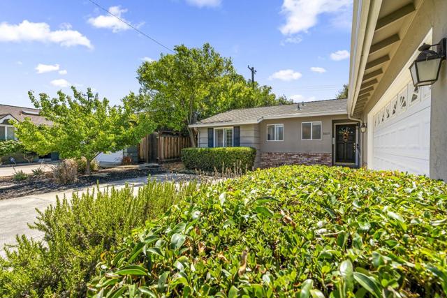 1655 Kennard Way, Sunnyvale CA: https://media.crmls.org/mediaz/863a92d9-323b-4c86-8db8-2e5006297eb0.jpg
