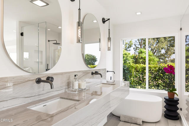 34 Vientos Road, Camarillo CA: https://media.crmls.org/mediaz/863b1701-b104-47d8-8a91-c01b632f28cf.jpg