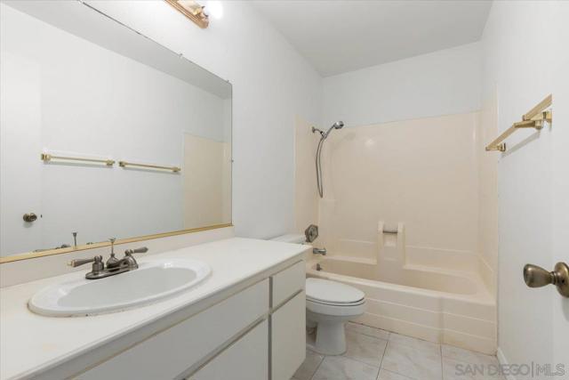 1444 Eagle Peak Ct., Chula Vista CA: https://media.crmls.org/mediaz/863b623b-4a8d-44fa-af31-9ed0c8c5aee5.jpg