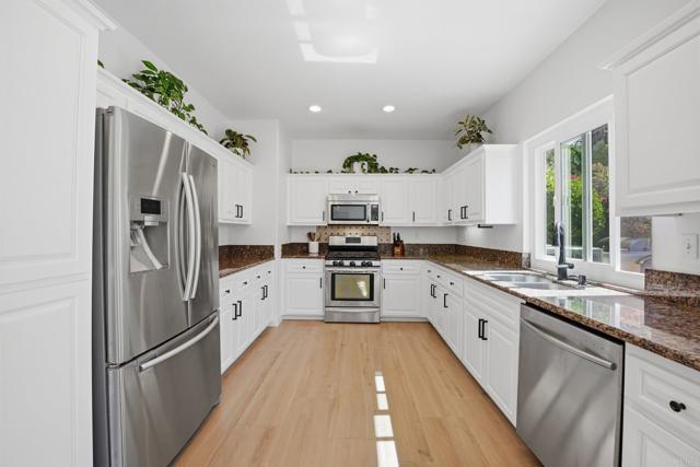 Detail Gallery Image 16 of 52 For 771 via Barquero, San Marcos,  CA 92069 - 3 Beds | 2/1 Baths