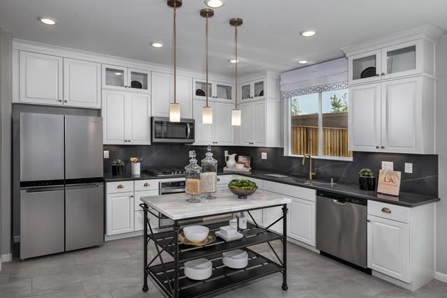 1911 Amaryllis Drive, Hollister CA: https://media.crmls.org/mediaz/863bf3c4-c23f-4ef5-b0d1-e669eae2693f.jpg