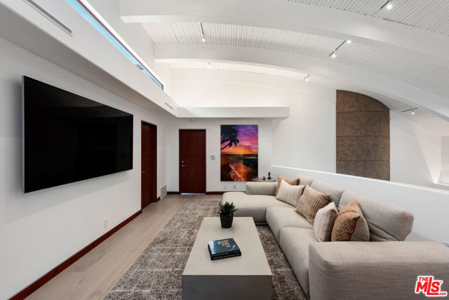 26720 Via Linda Street, Malibu CA: https://media.crmls.org/mediaz/863c4e55-113e-4809-bc72-021098523402.jpg