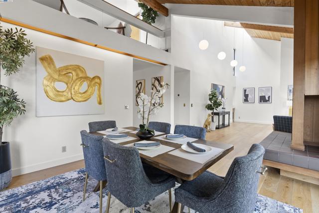 6425 Zinn Dr, Oakland CA: https://media.crmls.org/mediaz/863c9af2-3e58-4408-913e-36d6f2ba7b2a.jpg