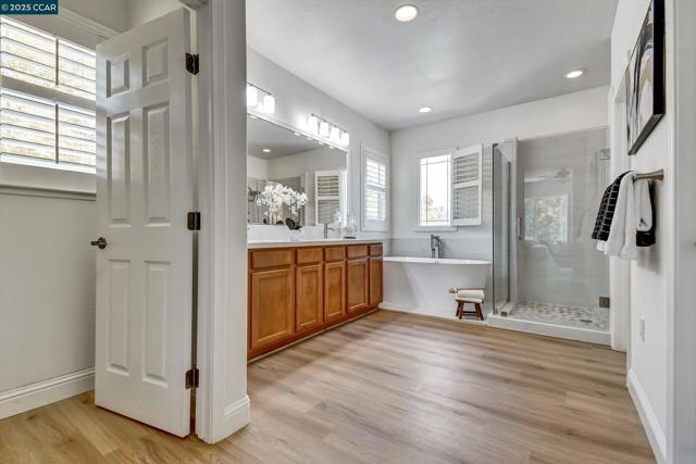 1033 LANTERN BAY, Hercules CA: https://media.crmls.org/mediaz/863ce6ca-91fb-4acc-a707-f2ae72ce98d3.jpg