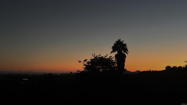3026 Via Loma, Fallbrook CA: https://media.crmls.org/mediaz/863cfb05-2b15-4590-8d09-4ab313cdda99.jpg