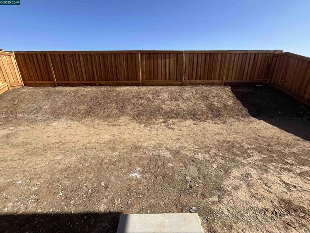 1406 Cobblestone Drive, Pittsburg CA: https://media.crmls.org/mediaz/863d4ee3-0df6-4039-b4c9-c171853e5e9c.jpg