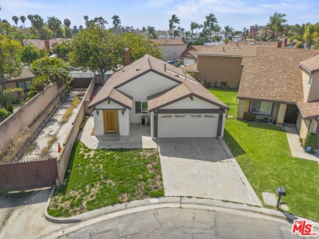 13 Pepper Court, Inglewood CA: https://media.crmls.org/mediaz/863e1520-37b4-4002-9dbc-7ce957f91702.jpg