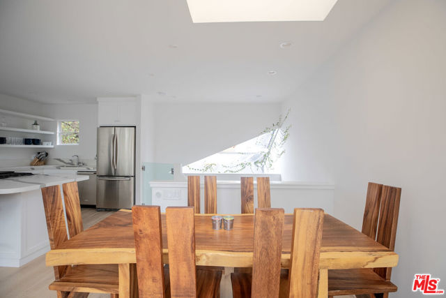 29233 HEATHERCLIFF Road, Malibu CA: https://media.crmls.org/mediaz/863f1107-8aa3-4ddd-b492-09722c0aafe7.jpg