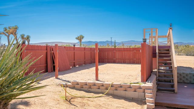 58189 Sunny Sands Drive, Yucca Valley CA: https://media.crmls.org/mediaz/863f24a3-0c49-4f9c-a376-72035b286353.jpg